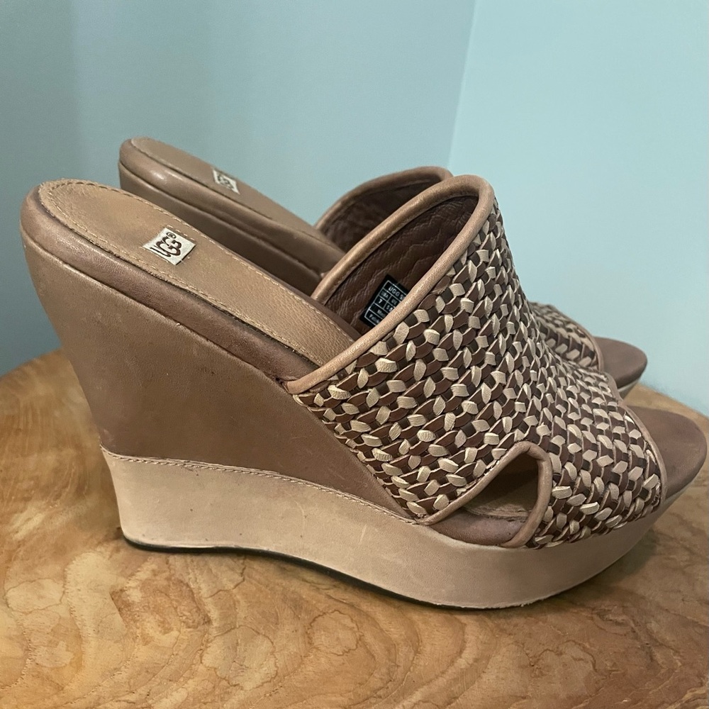 GUC UGG Brown Leather Woven/Braided Wedge Sandals Size 7